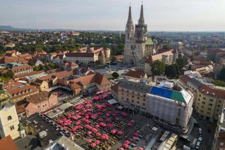 Zagrebačkoj katedrali za čak 30 metara skraćeni tornjevi